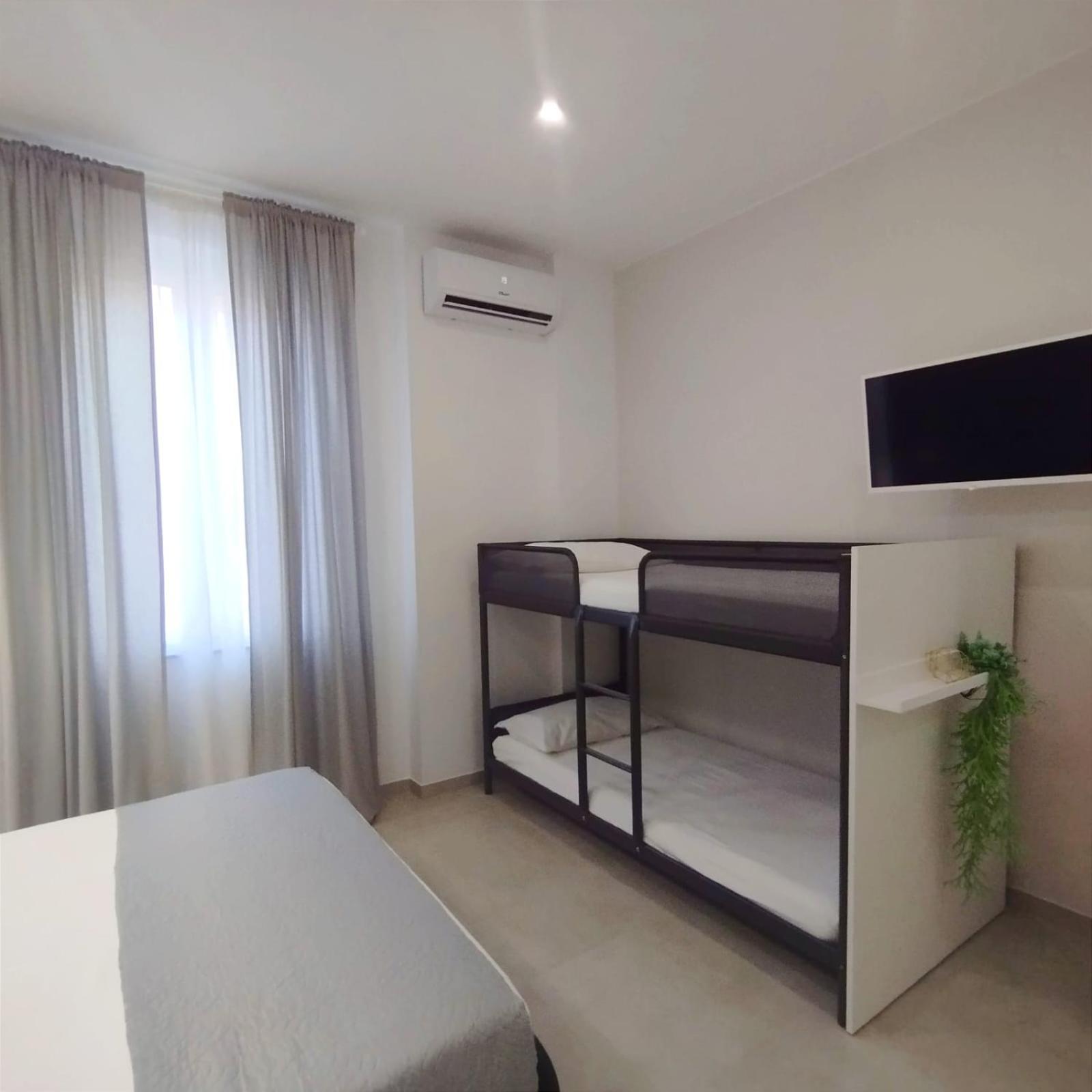 Agatha Modern Elegant Rooms SantʼAgata di Militello Zewnętrze zdjęcie