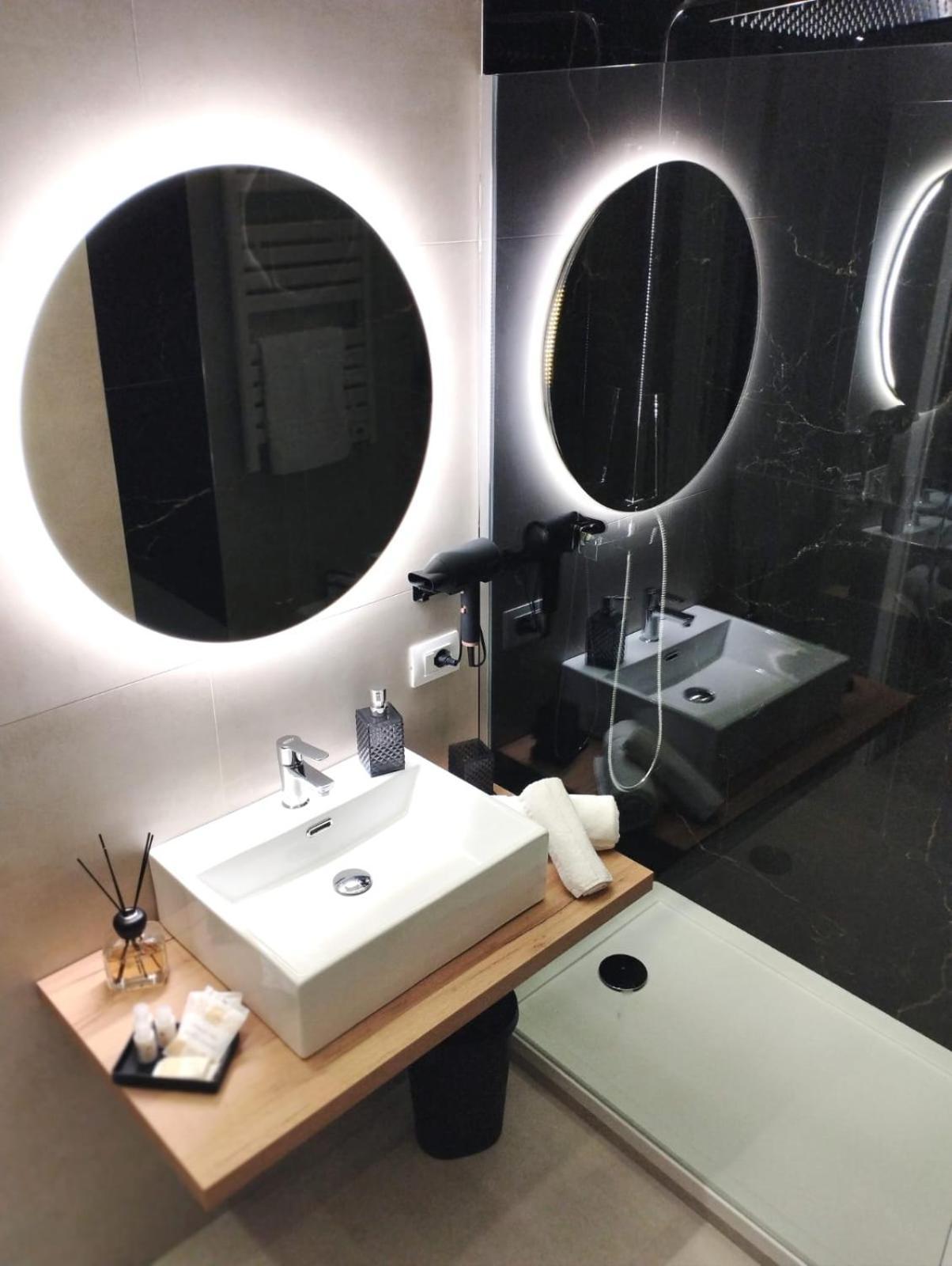 Agatha Modern Elegant Rooms SantʼAgata di Militello Zewnętrze zdjęcie
