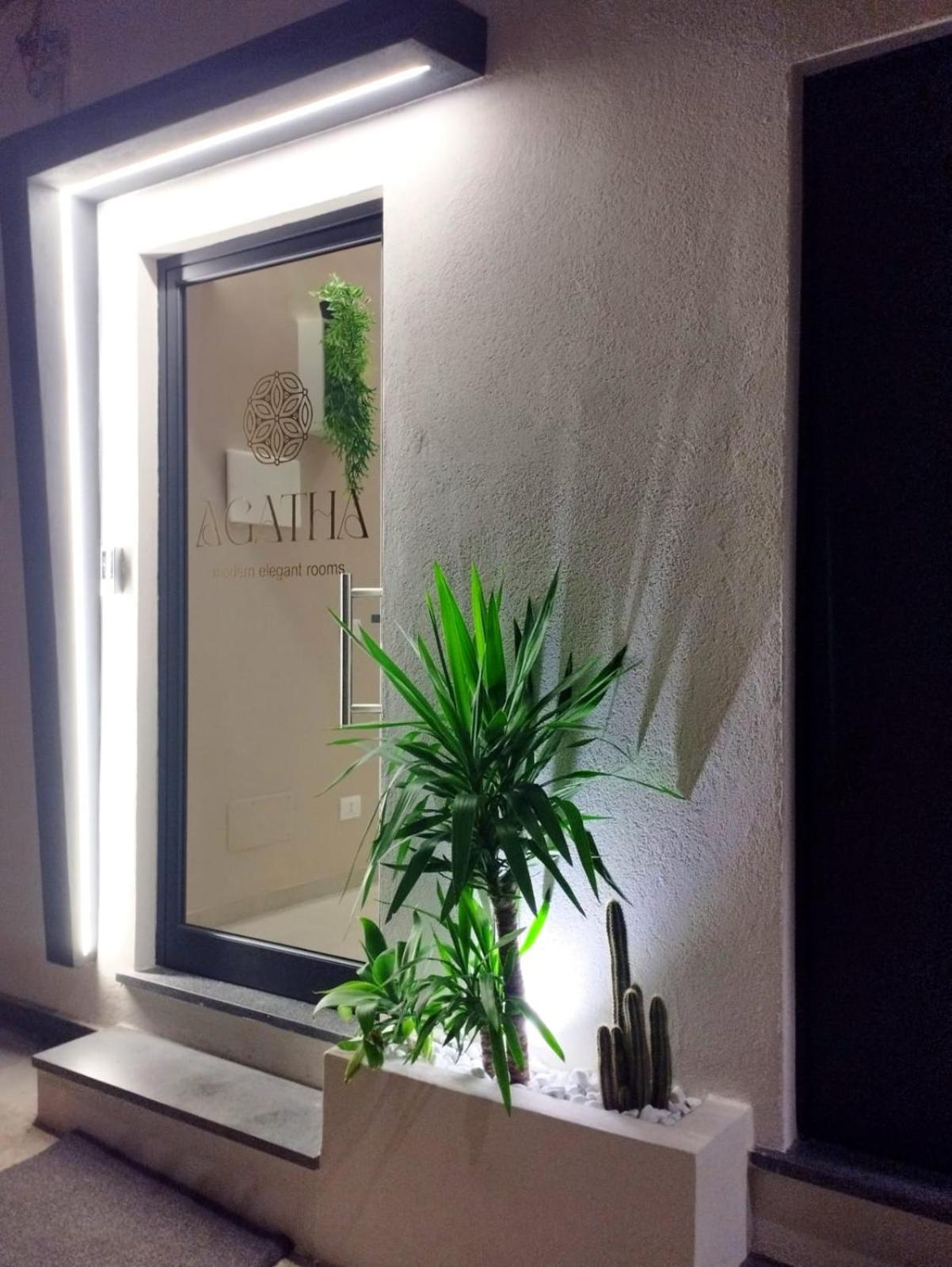 Agatha Modern Elegant Rooms SantʼAgata di Militello Zewnętrze zdjęcie